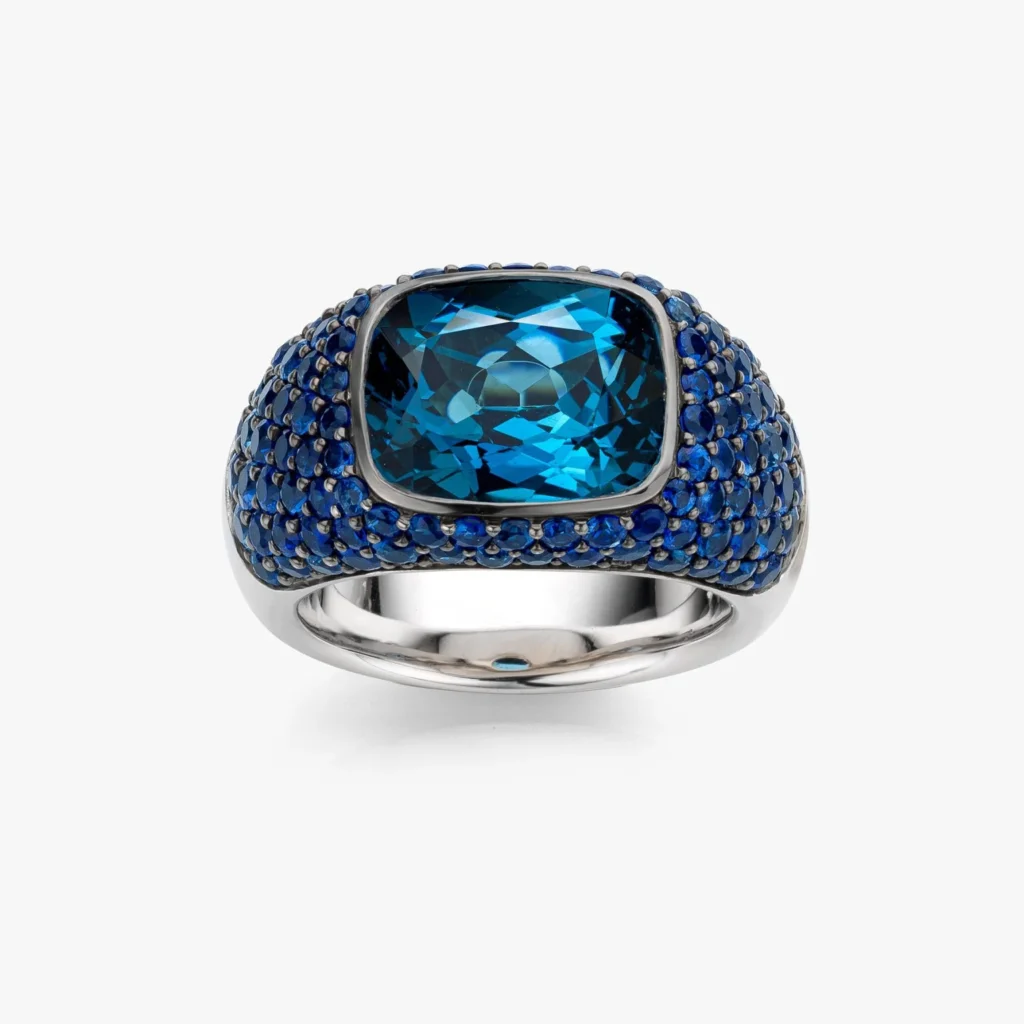 SOL002BA909-201_Maison-De-Greef_front-1536x1536